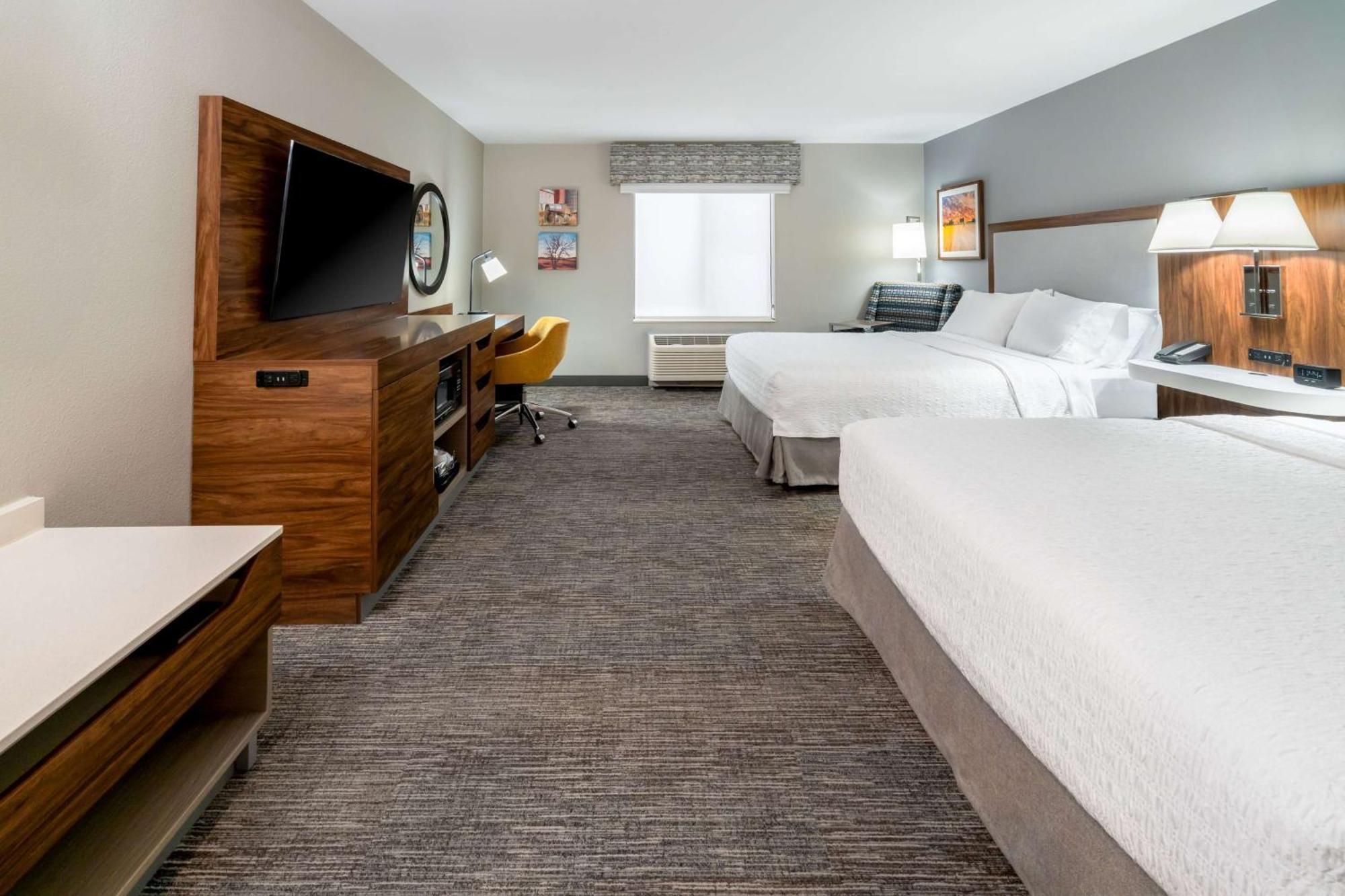 Hampton Inn Mitchell Exterior photo