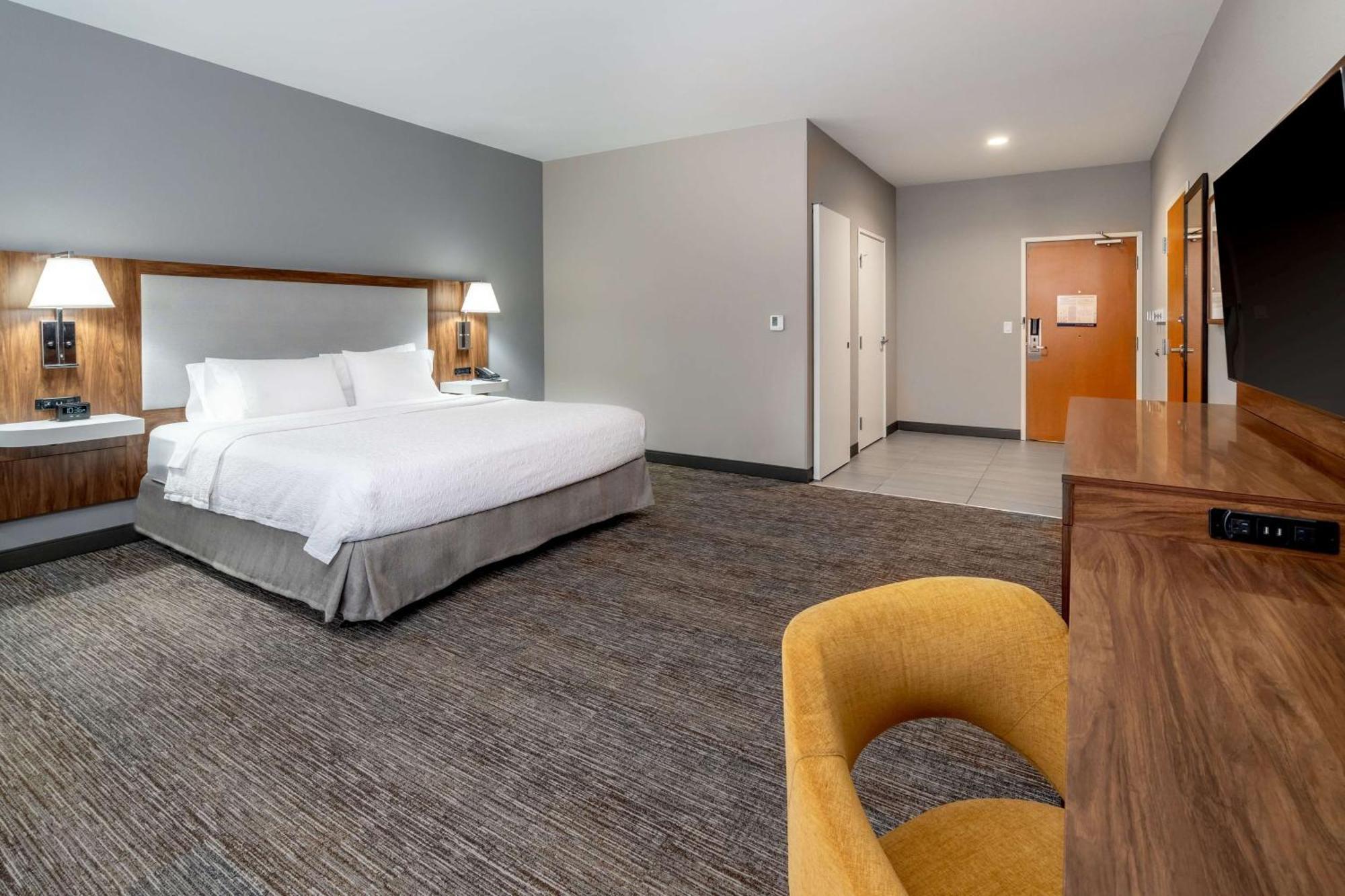 Hampton Inn Mitchell Exterior photo